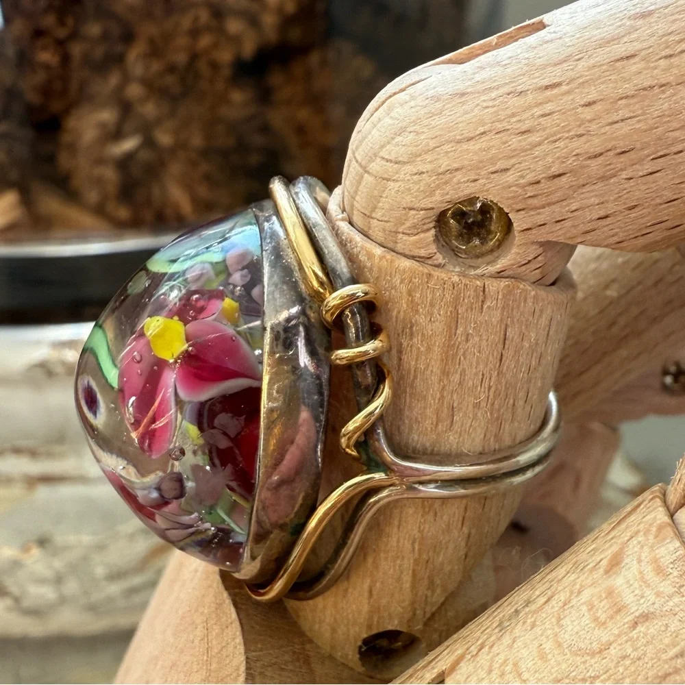 🌈HOST PICK🌈NWOT Artisan Lampwork Floral Silver Gold Ring Floral Glass Ring - Picture 9 of 16